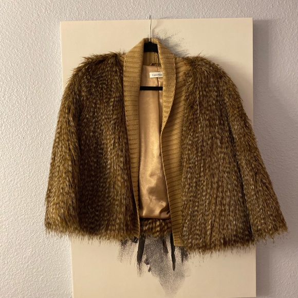 FALL PIECES🚨 Faux Fur Calvin Klein Jacket - Picture 1 of 4